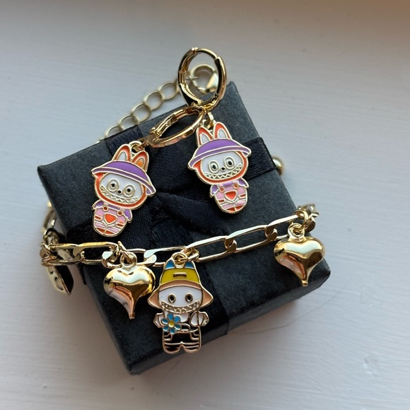 Labubu Themed Bracelet and Earring Set - Picture 10 of 10